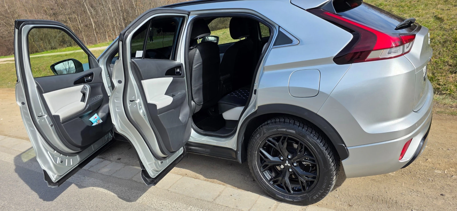 Mitsubishi Eclipse Cross INSTYLE, снимка 11 - Автомобили и джипове - 55624821