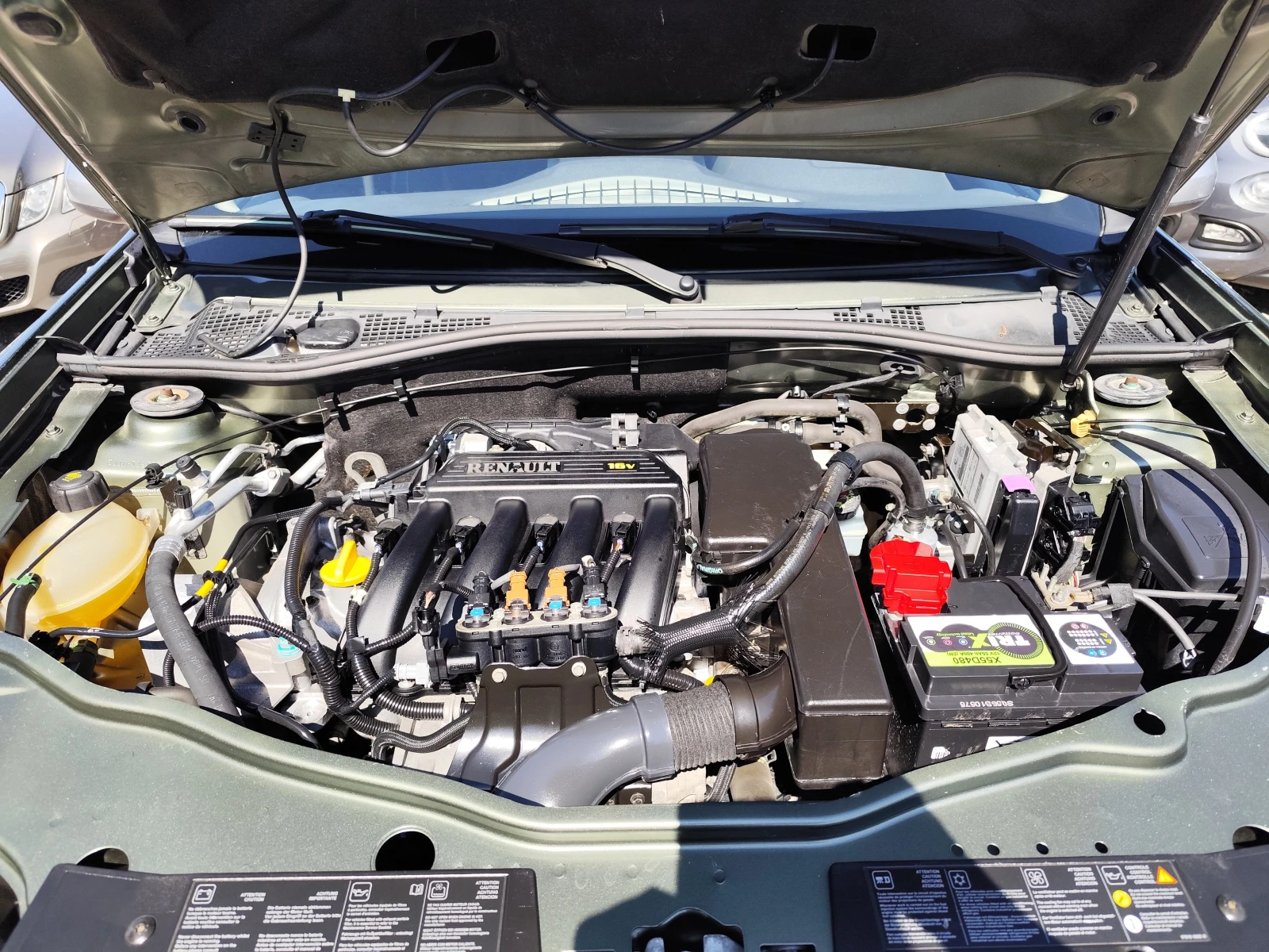 Dacia Duster 1.6i/ГАЗ* CAMERA* ПАРКТРОНИК* КЛИМА* , снимка 15 - Автомобили и джипове - 55739859