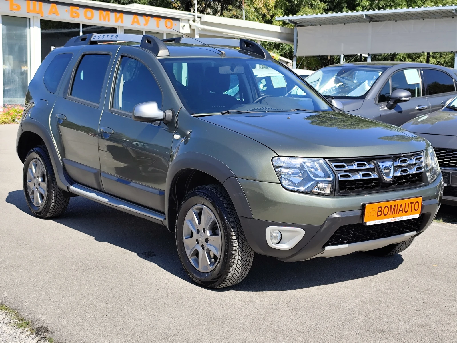 Dacia Duster 1.6i/ГАЗ* CAMERA* ПАРКТРОНИК* КЛИМА* , снимка 3 - Автомобили и джипове - 55739859