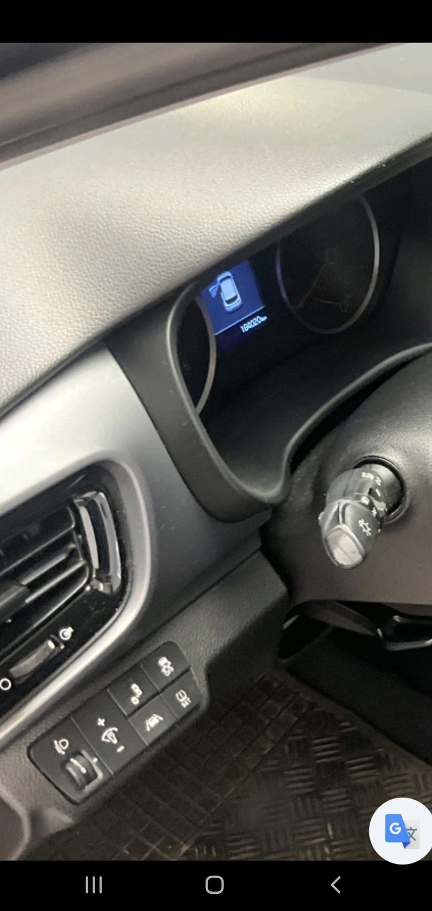Kia Stonic 1.6D NAVI KOJA KAMERA PODGREV SRDALKI VOLAN, снимка 14 - Автомобили и джипове - 56127643