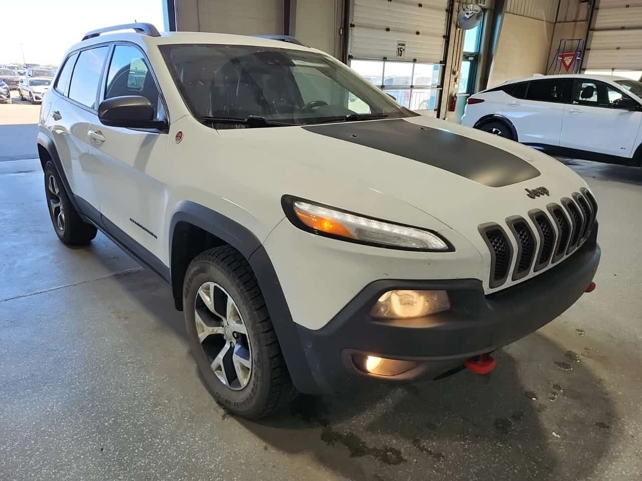 Jeep Cherokee * TRAILHAWK * CARFAX * ФИНАНСИРАНЕ, снимка 2 - Автомобили и джипове - 56351235