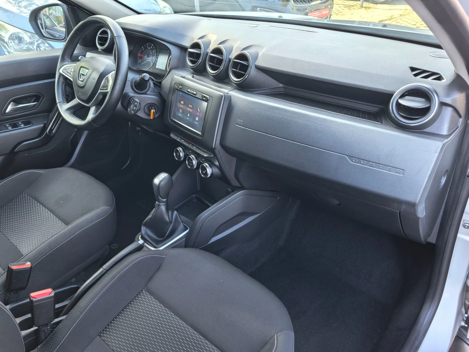 Dacia Duster 1.5TDCI-Automatic , снимка 13 - Автомобили и джипове - 56584228