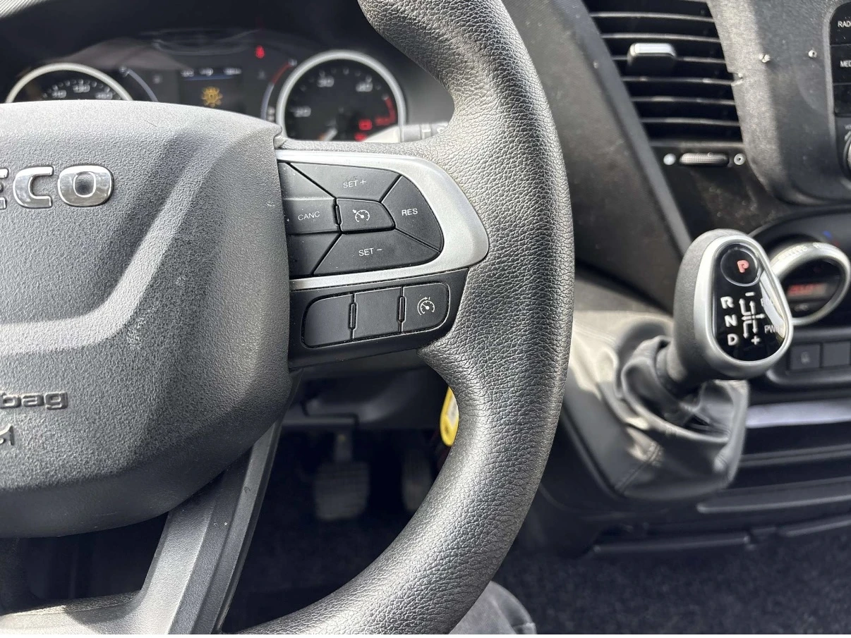 Iveco 35S18 3.0* HI-MATIC* БОРД* 4.40м* КЛИМА* , снимка 11 - Бусове и автобуси - 54170802