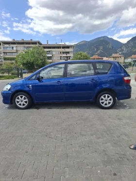 Toyota Avensis verso 2.0 Дизел, снимка 2