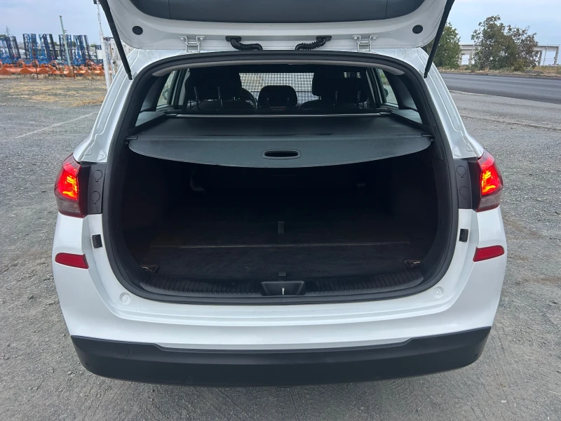 Hyundai I30 PREMIUM / 1.6 CRDI / ЕВРО6В / CARPLAY / CAMERA, снимка 15 - Автомобили и джипове - 51912986