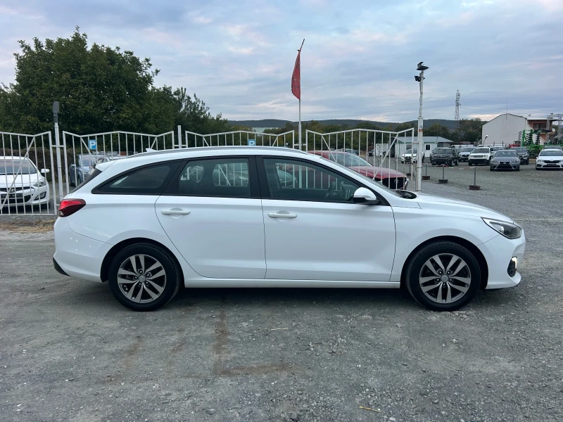 Hyundai I30 PREMIUM / 1.6 CRDI / ЕВРО6В / CARPLAY / CAMERA, снимка 4 - Автомобили и джипове - 51912986