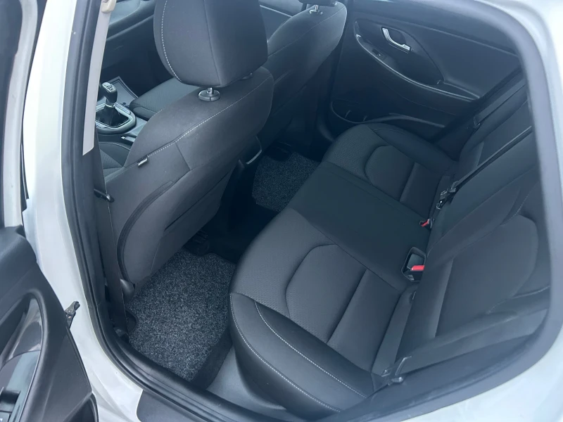 Hyundai I30 PREMIUM / 1.6 CRDI / ЕВРО6В / CARPLAY / CAMERA, снимка 13 - Автомобили и джипове - 51912986