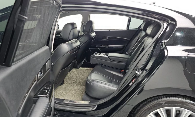 Kia K9, снимка 12 - Автомобили и джипове - 53480272