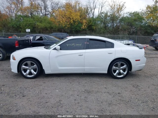 Dodge Charger SXT, снимка 14 - Автомобили и джипове - 48025577