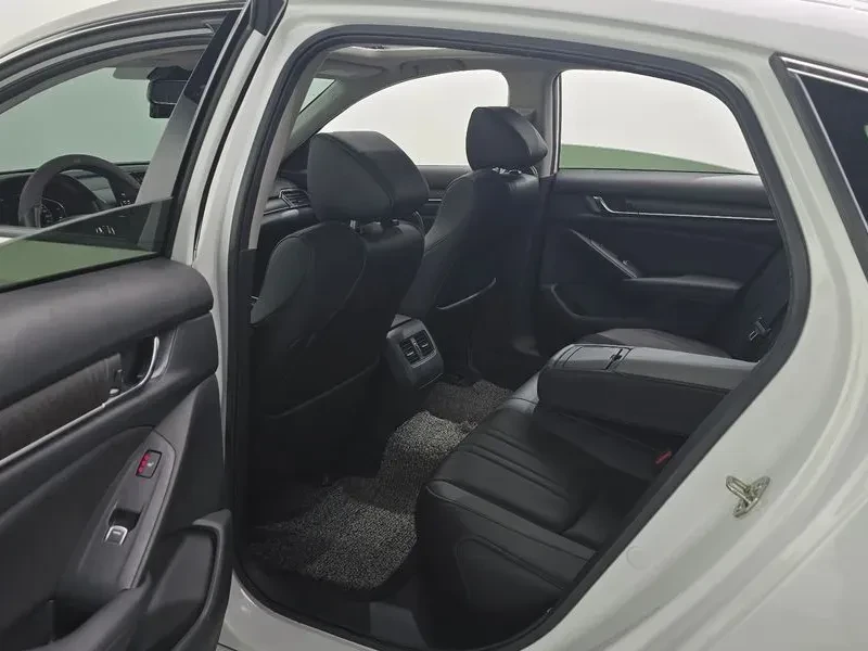 Honda Accord 2.0 TURBO SPORT| �������| ��� ��| DISTRONIC| ����� | Mobile.bg � ����������� 9