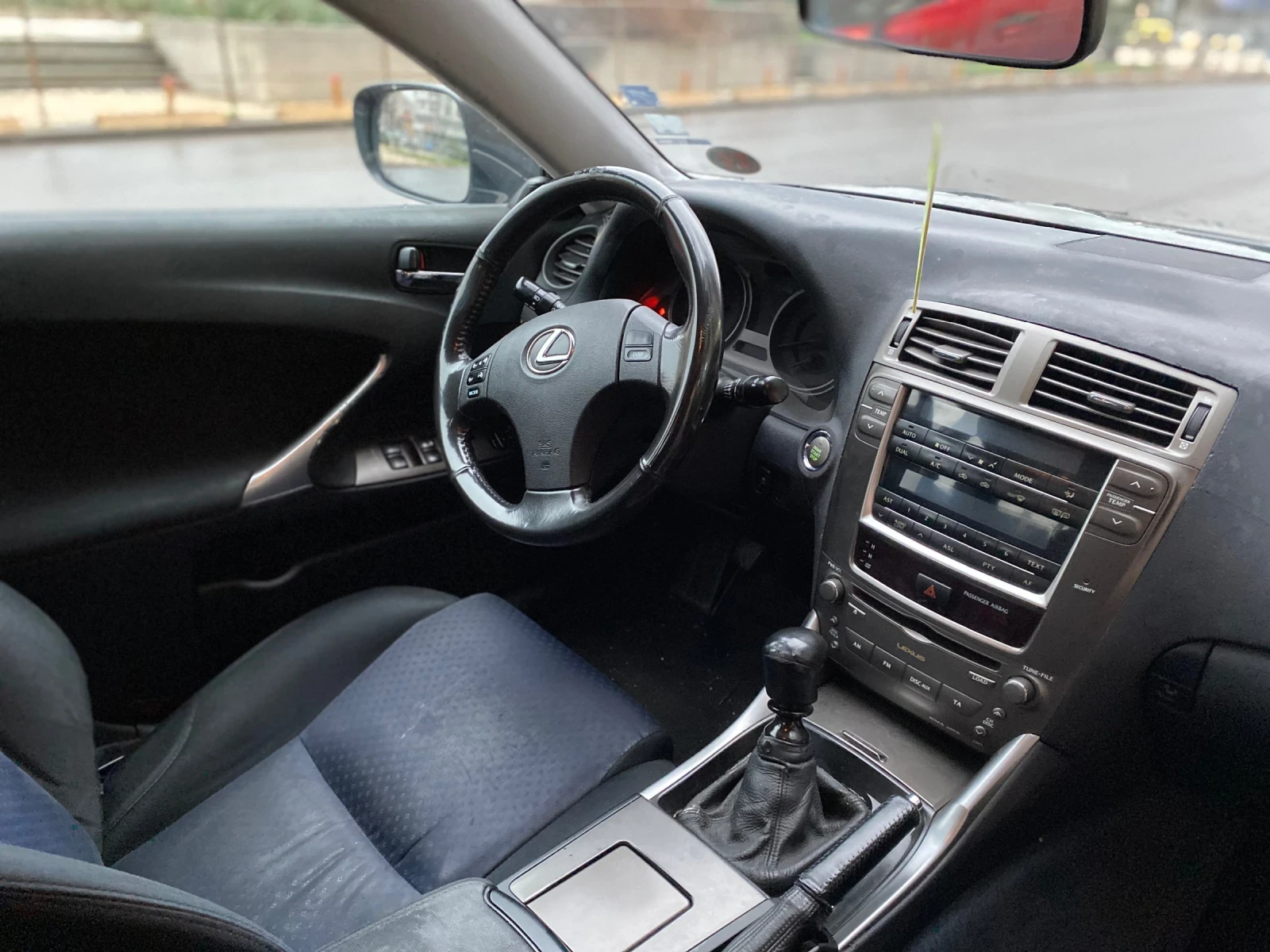 Lexus IS 220d  - изображение 4