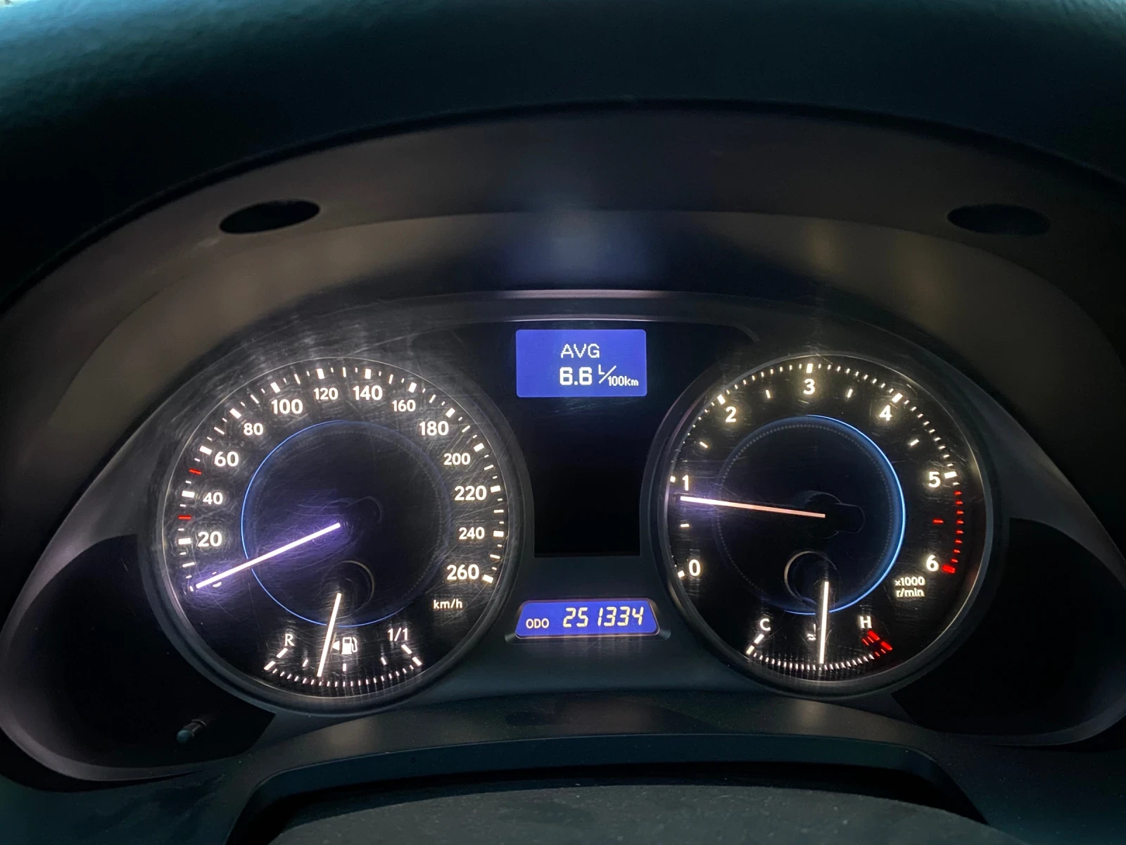 Lexus IS 220d  - изображение 5