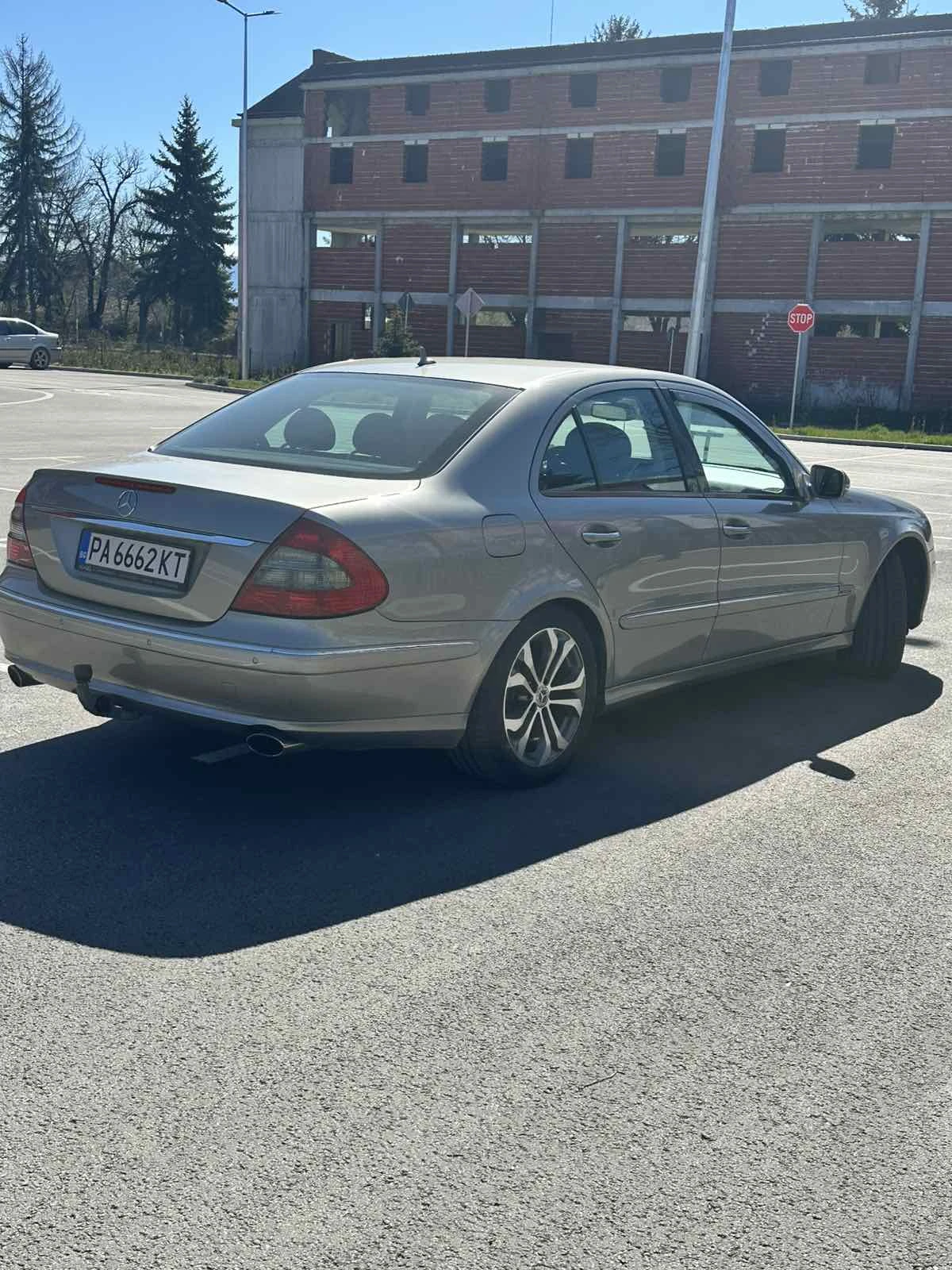 Mercedes-Benz E 280 Elegance - изображение 3