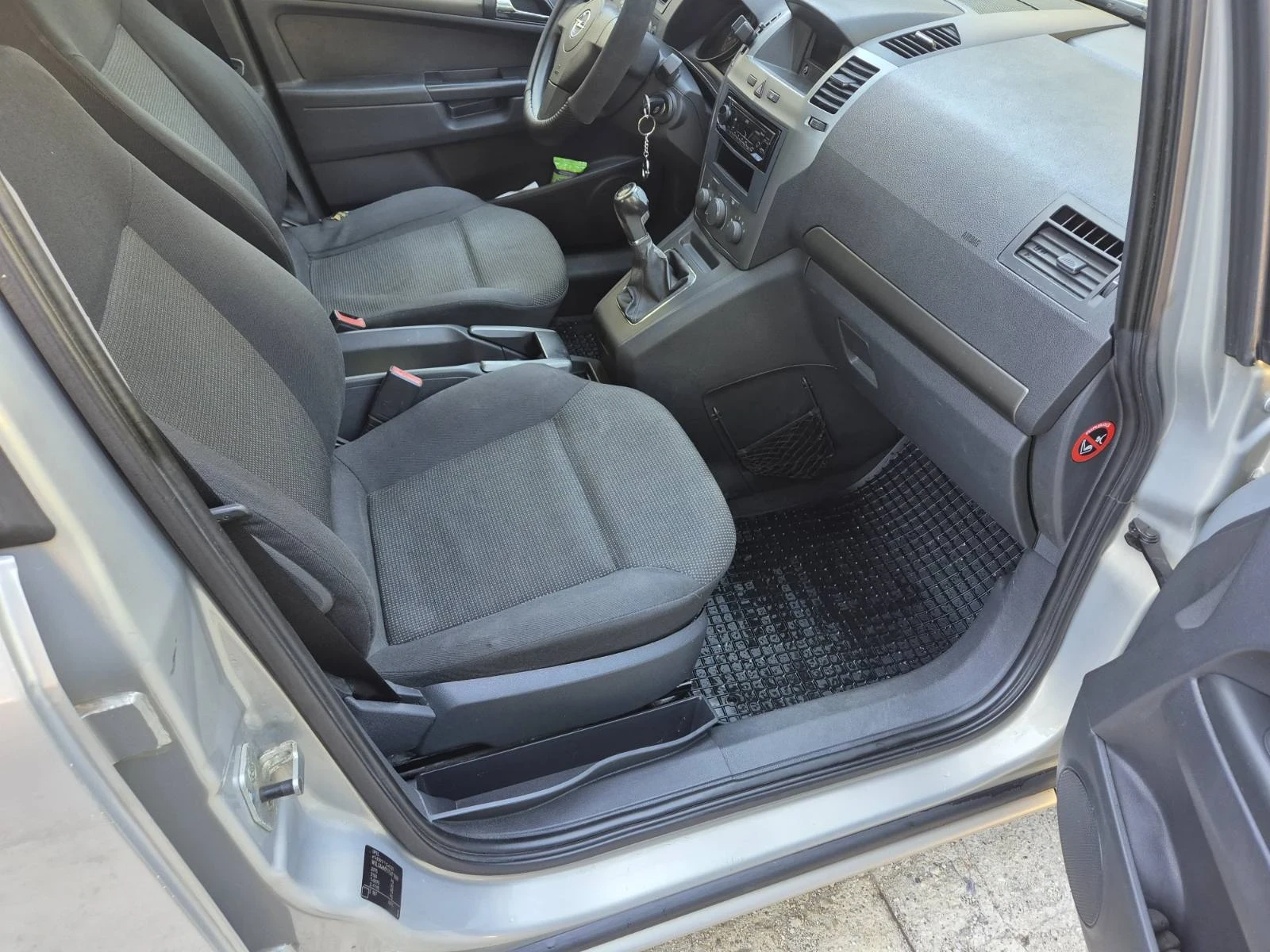Opel Zafira  - изображение 10