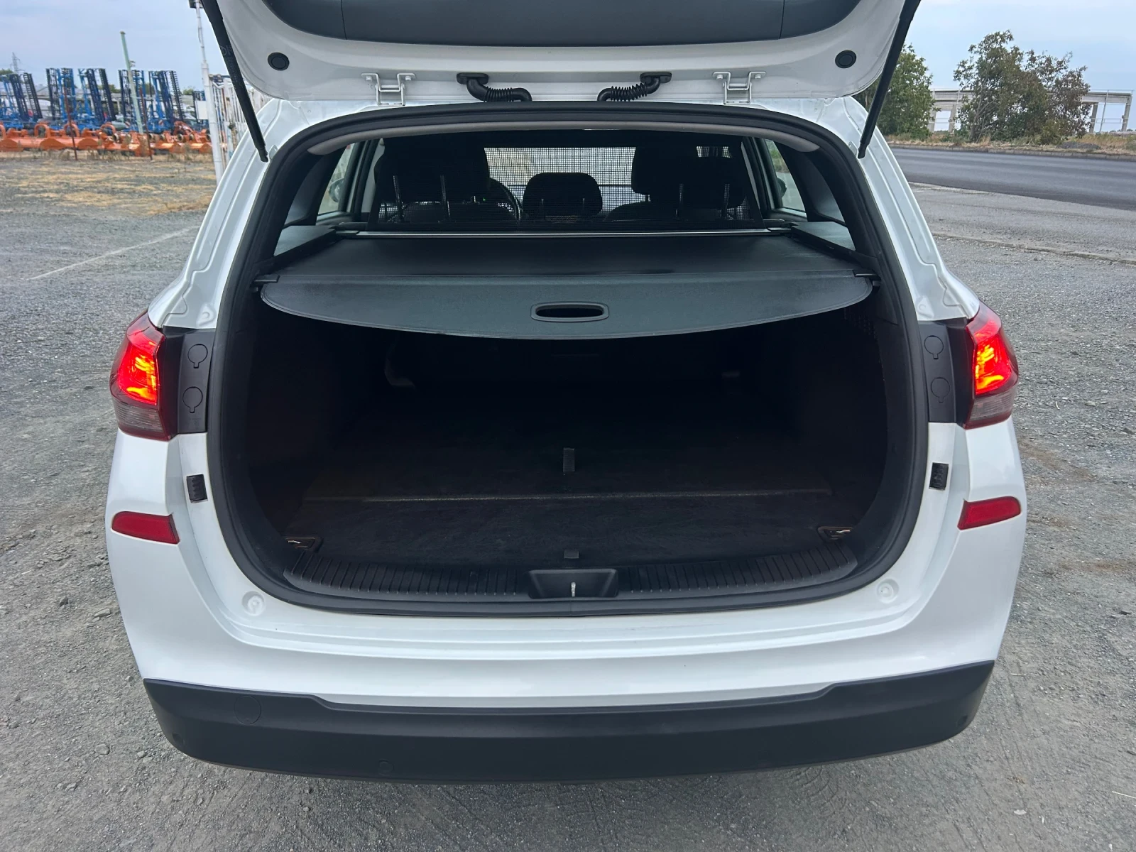 Hyundai I30 PREMIUM / 1.6 CRDI / 6 / CARPLAY / CAMERA | Mobile.bg   15