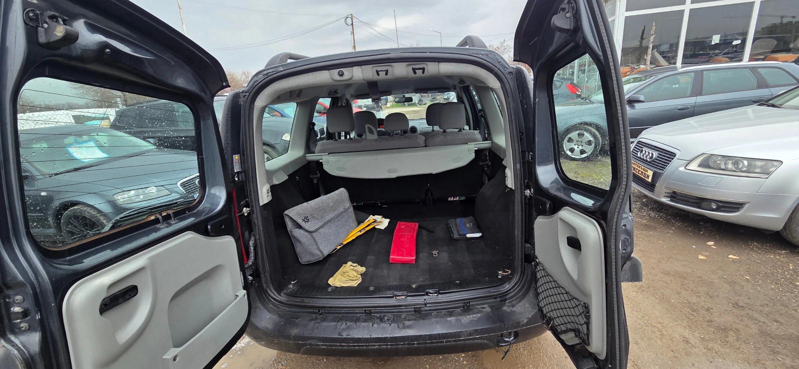 Dacia Logan 1.6 -стария мотор, снимка 6 - Автомобили и джипове - 53963796