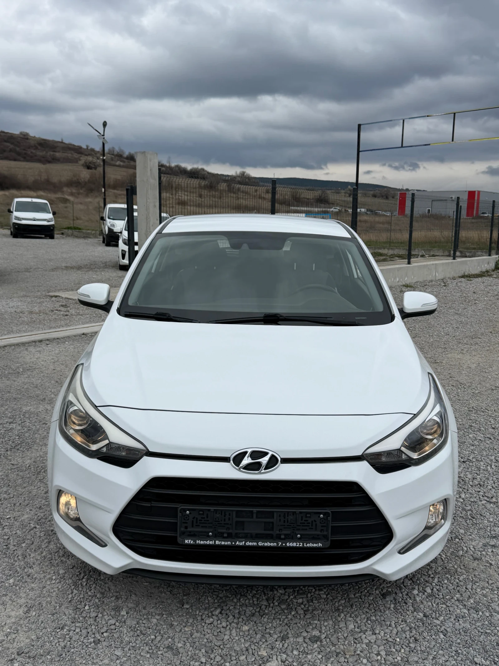 Hyundai I20 COUPE 1.4i  6 SPEED * 101k km* LED EURO 6 TUV, снимка 3 - Автомобили и джипове - 53972770
