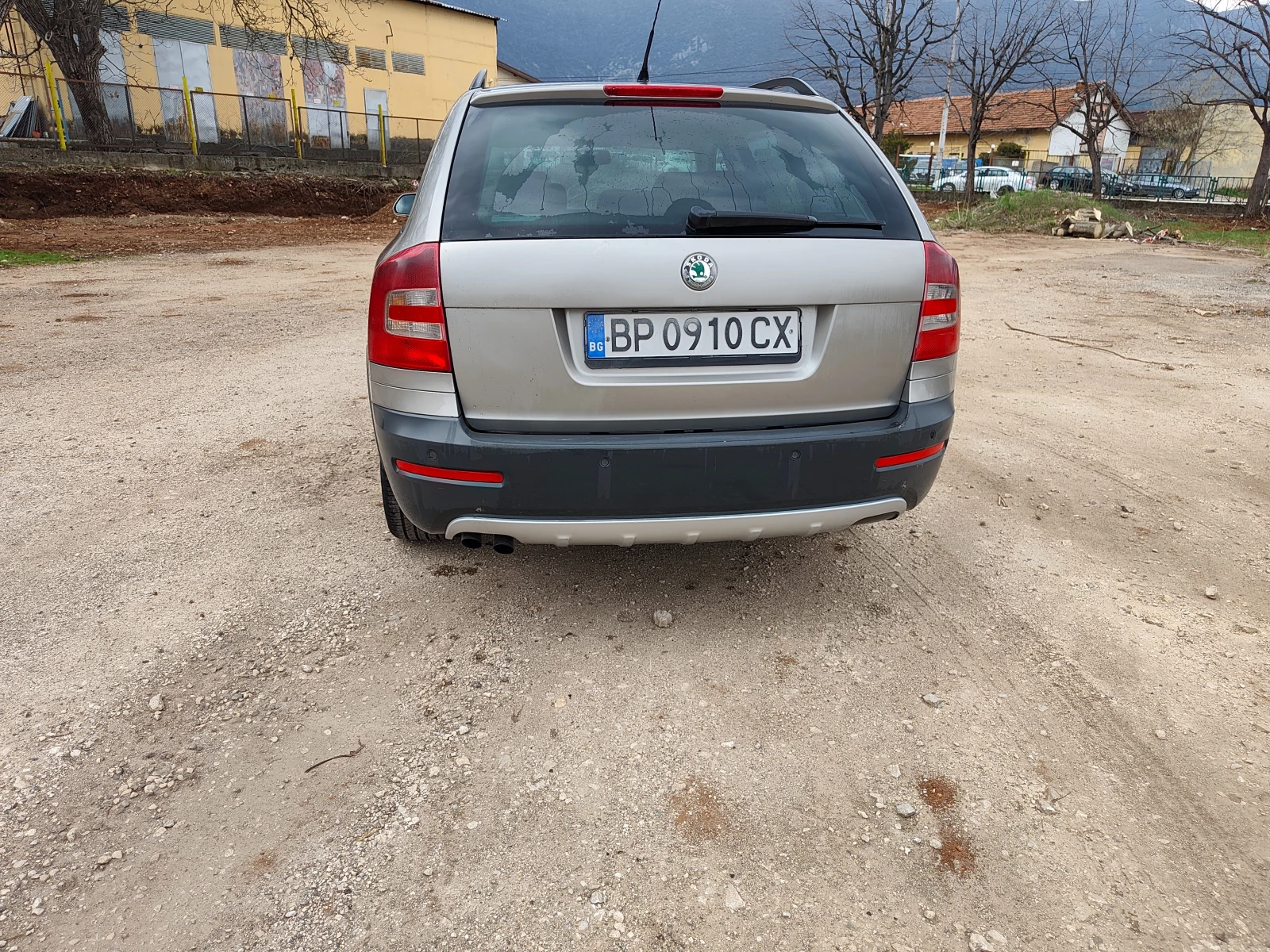 Skoda Octavia scout 2.0, снимка 4 - Автомобили и джипове - 54057878
