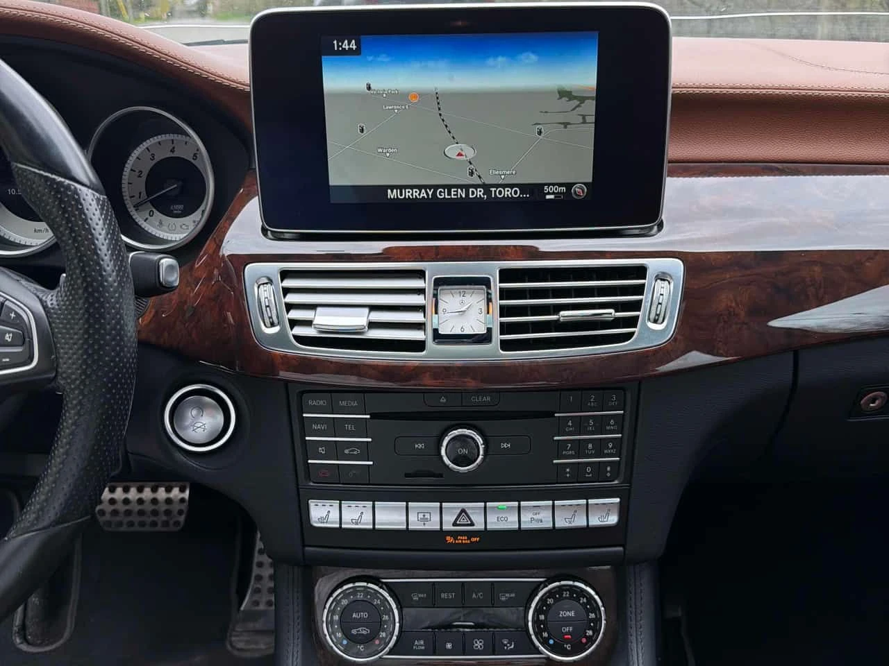 Mercedes-Benz CLS 550  CARFAX, снимка 10 - Автомобили и джипове - 54400702