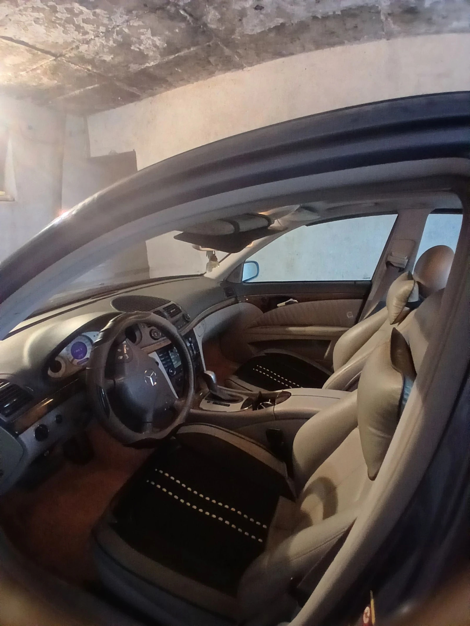 Mercedes-Benz E 320, снимка 8 - Автомобили и джипове - 54478850
