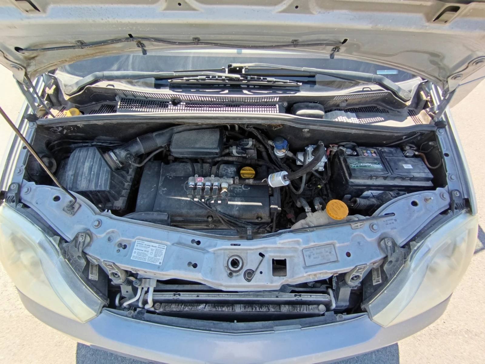 Opel Meriva 1.6, снимка 10 - Автомобили и джипове - 54485980