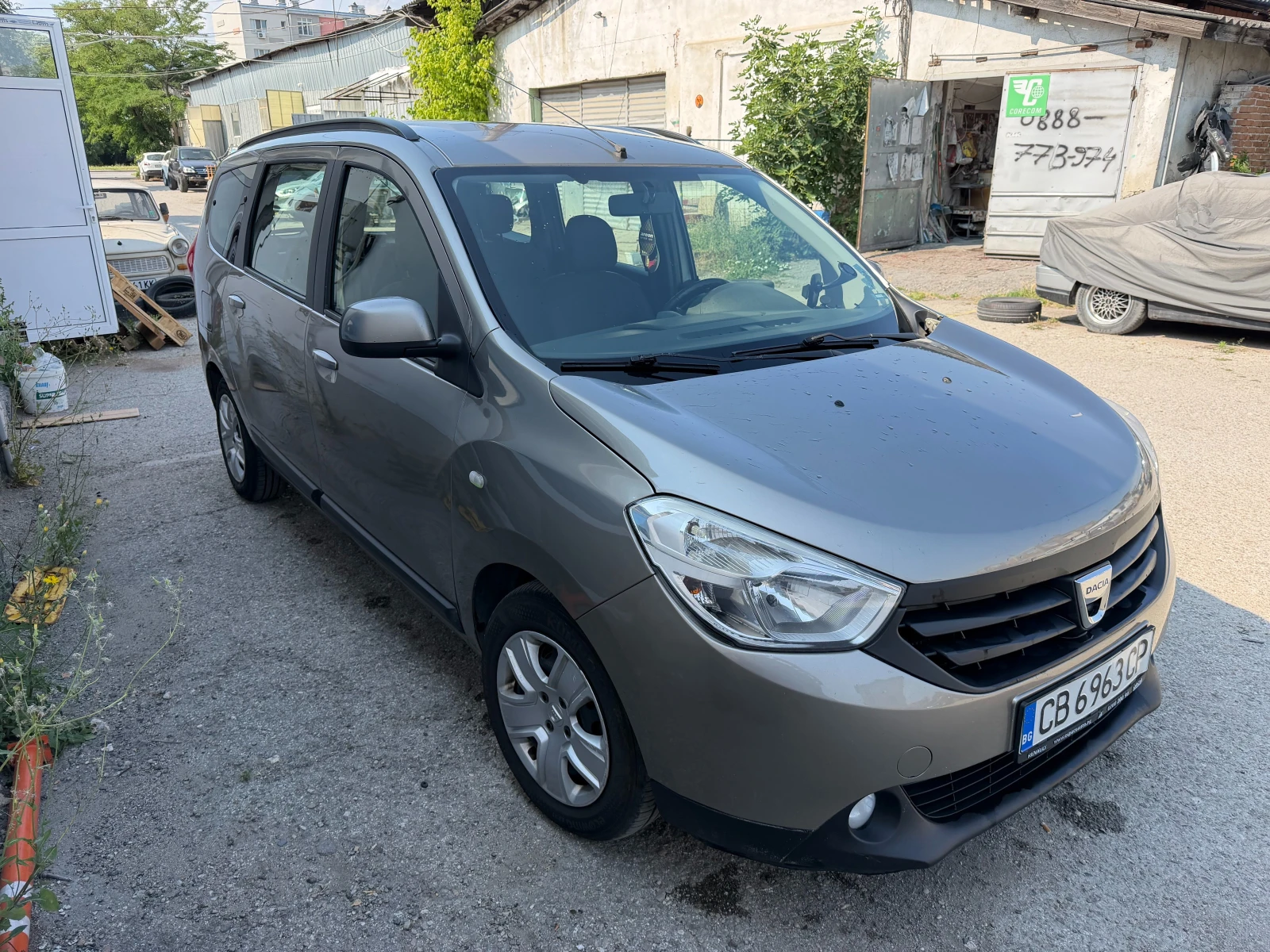 Dacia Lodgy, снимка 3 - Автомобили и джипове - 55055808