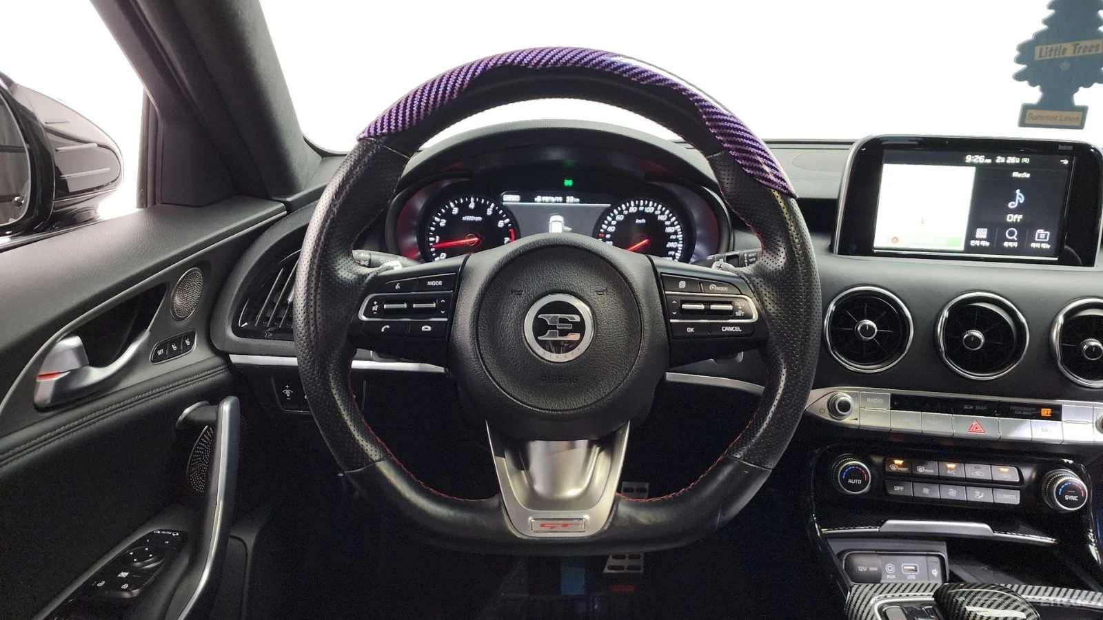 Kia Stinger 3.3 GT TURBO* ОБДУХ* 360* HUD* ПАНО, снимка 13 - Автомобили и джипове - 55539515
