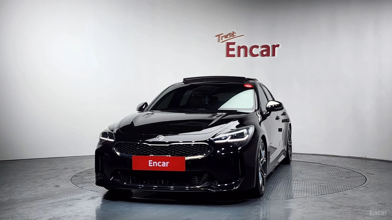 Kia Stinger 3.3 GT TURBO* ОБДУХ* 360* HUD* ПАНО, снимка 3 - Автомобили и джипове - 55539515