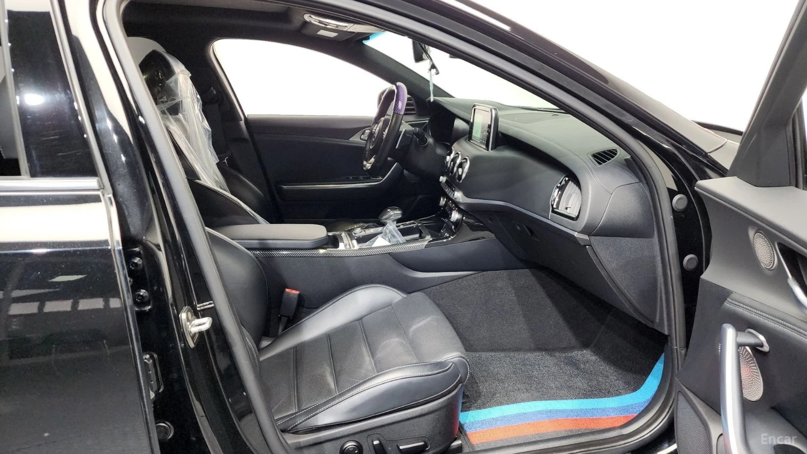 Kia Stinger 3.3 GT TURBO* ОБДУХ* 360* HUD* ПАНО, снимка 11 - Автомобили и джипове - 55539515