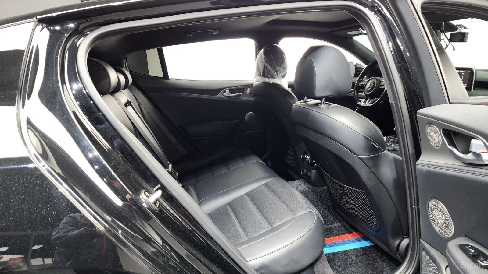Kia Stinger 3.3 GT TURBO* ОБДУХ* 360* HUD* ПАНО, снимка 12 - Автомобили и джипове - 55539515
