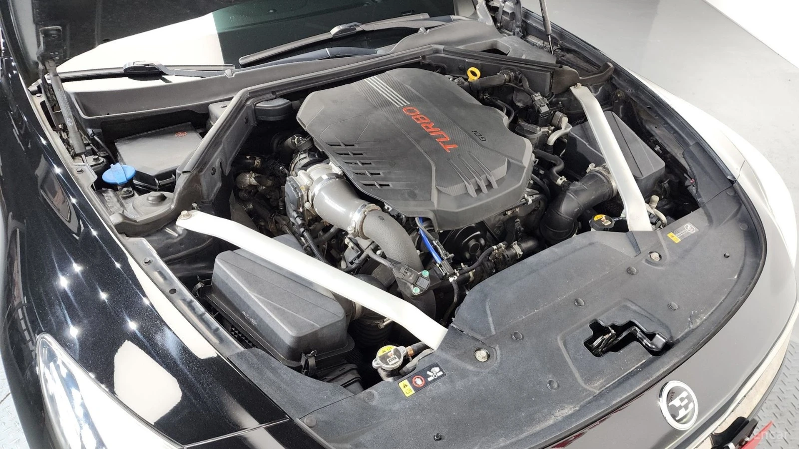 Kia Stinger 3.3 GT TURBO* ОБДУХ* 360* HUD* ПАНО, снимка 6 - Автомобили и джипове - 55539515