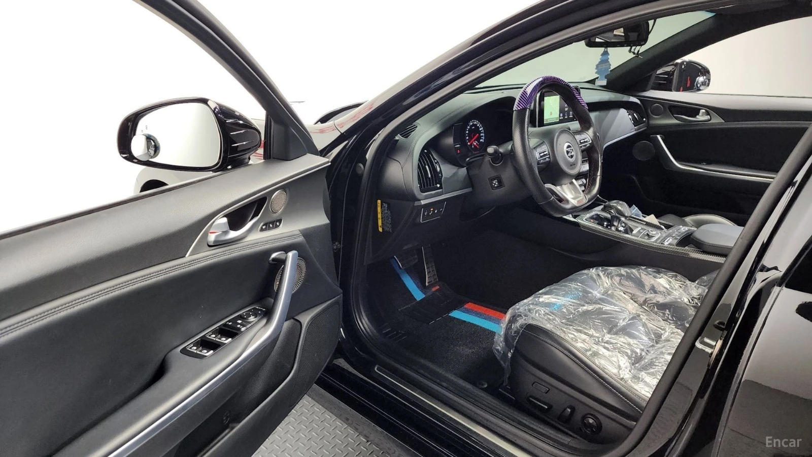 Kia Stinger 3.3 GT TURBO* ОБДУХ* 360* HUD* ПАНО, снимка 10 - Автомобили и джипове - 55539515