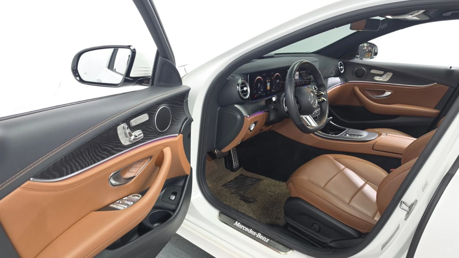 Mercedes-Benz E 220 4MATIC/AMG-LINE/DRIVE-ASSISTS/SUNROOF | Mobile.bg � ����������� 5