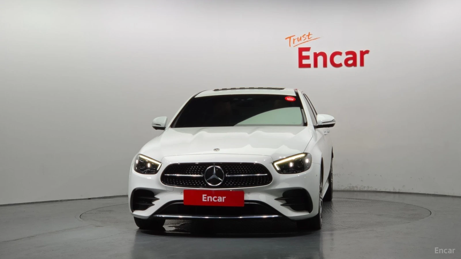 Mercedes-Benz E 220 4MATIC/AMG-LINE/DRIVE-ASSISTS/SUNROOF | Mobile.bg � ����������� 2