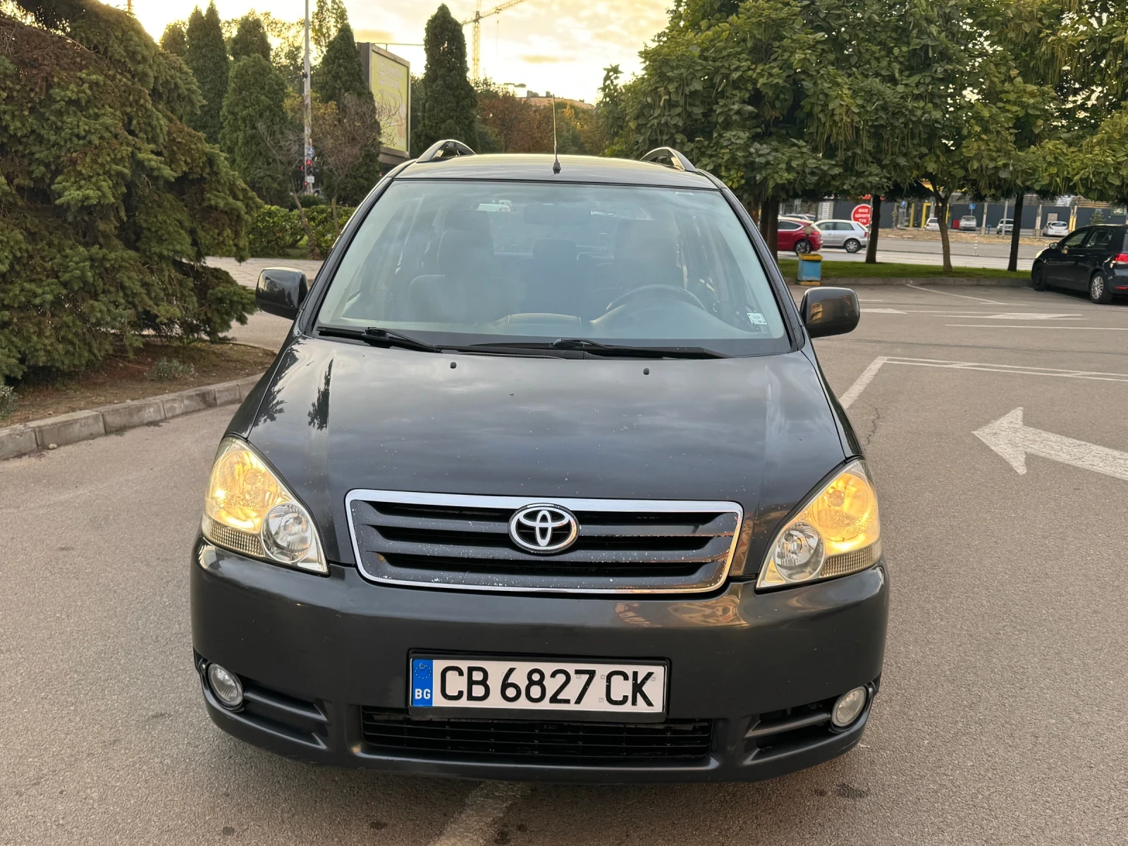 Toyota Avensis verso, снимка 5 - Автомобили и джипове - 56309377