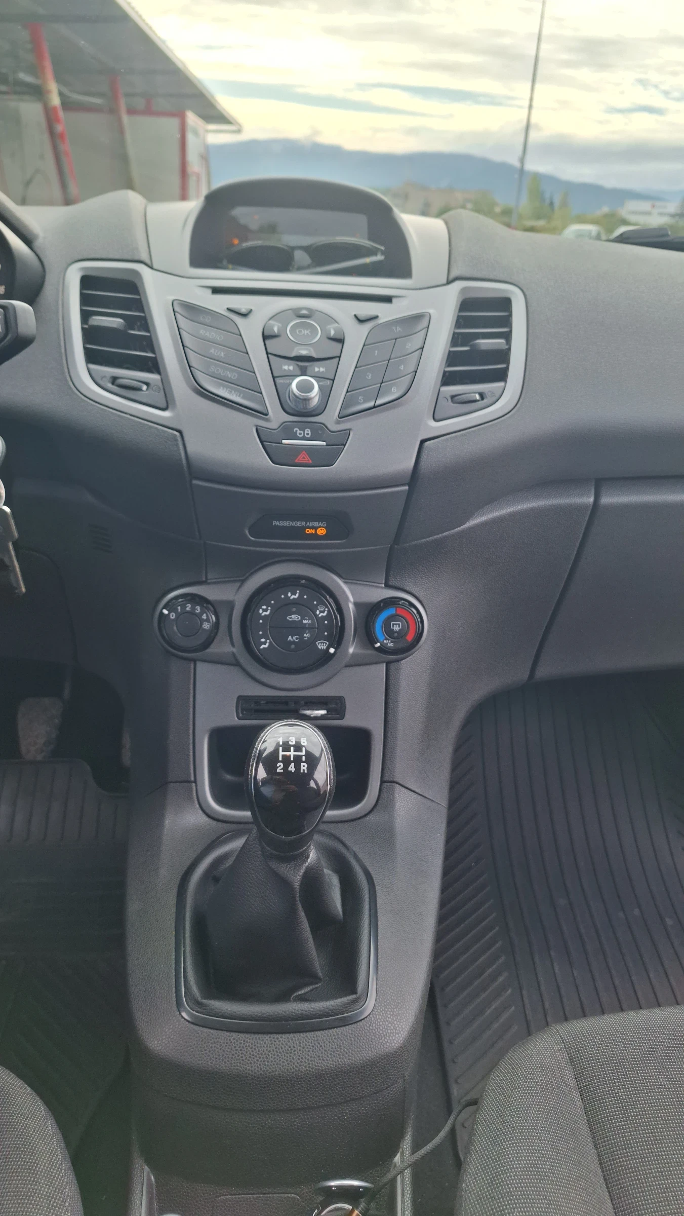 Ford Fiesta 1.25 Duratec, снимка 7 - Автомобили и джипове - 56343371
