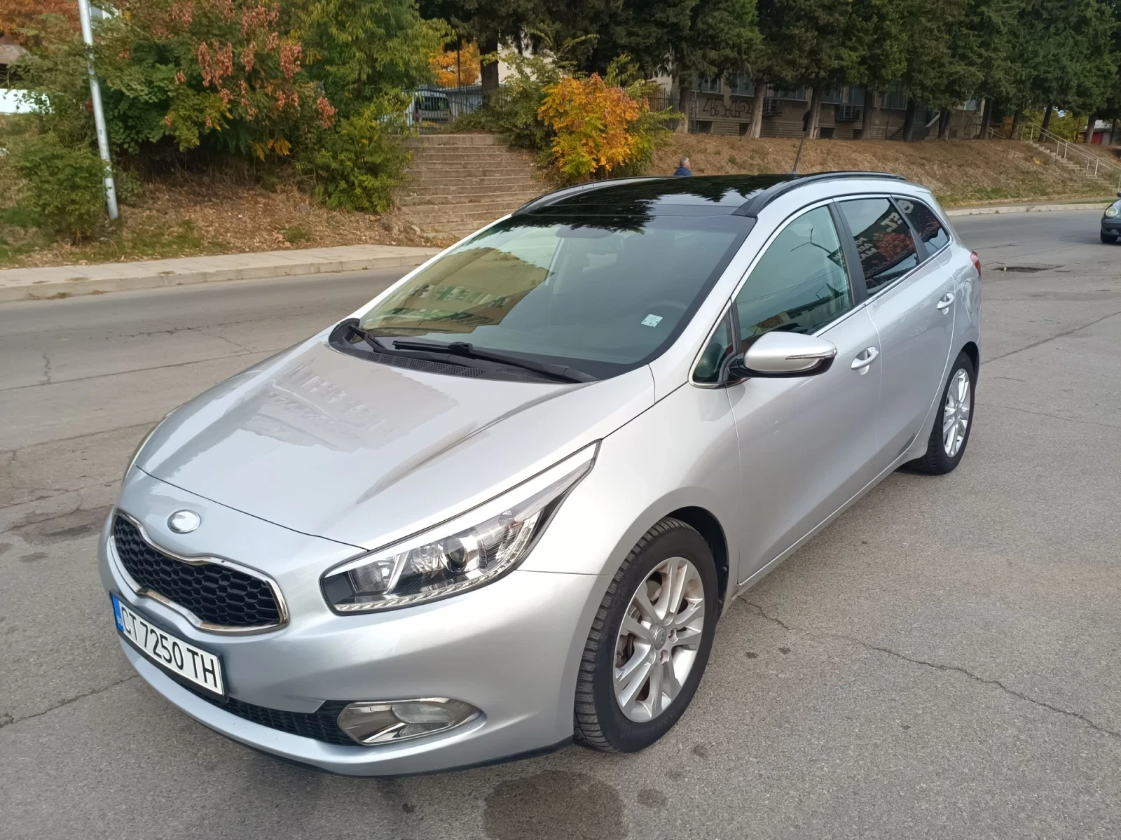 Kia Ceed 1, 6 CRDI , снимка 3 - Автомобили и джипове - 56684207