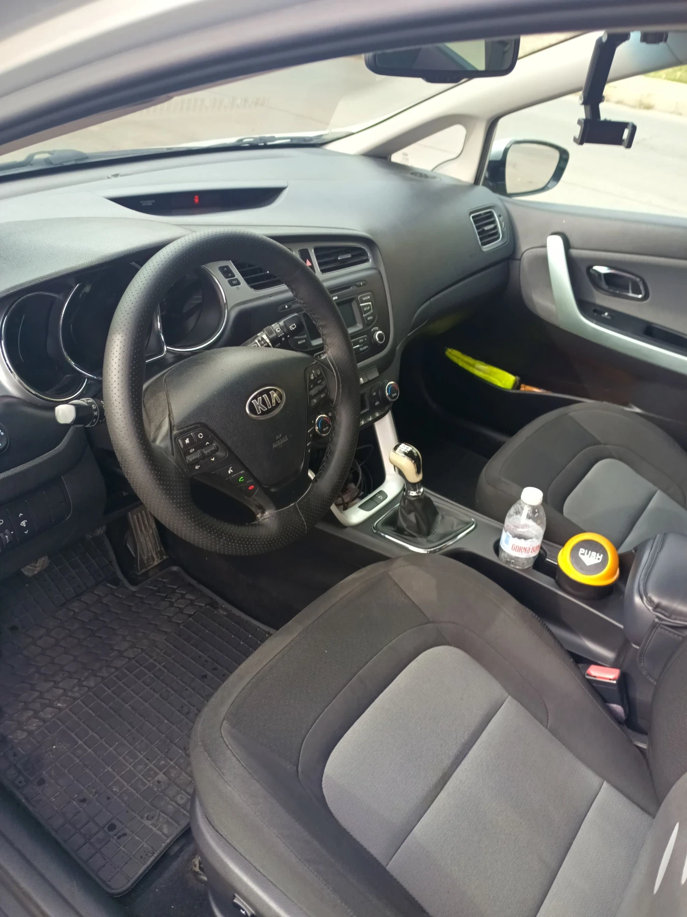 Kia Ceed 1, 6 CRDI , снимка 10 - Автомобили и джипове - 56684207