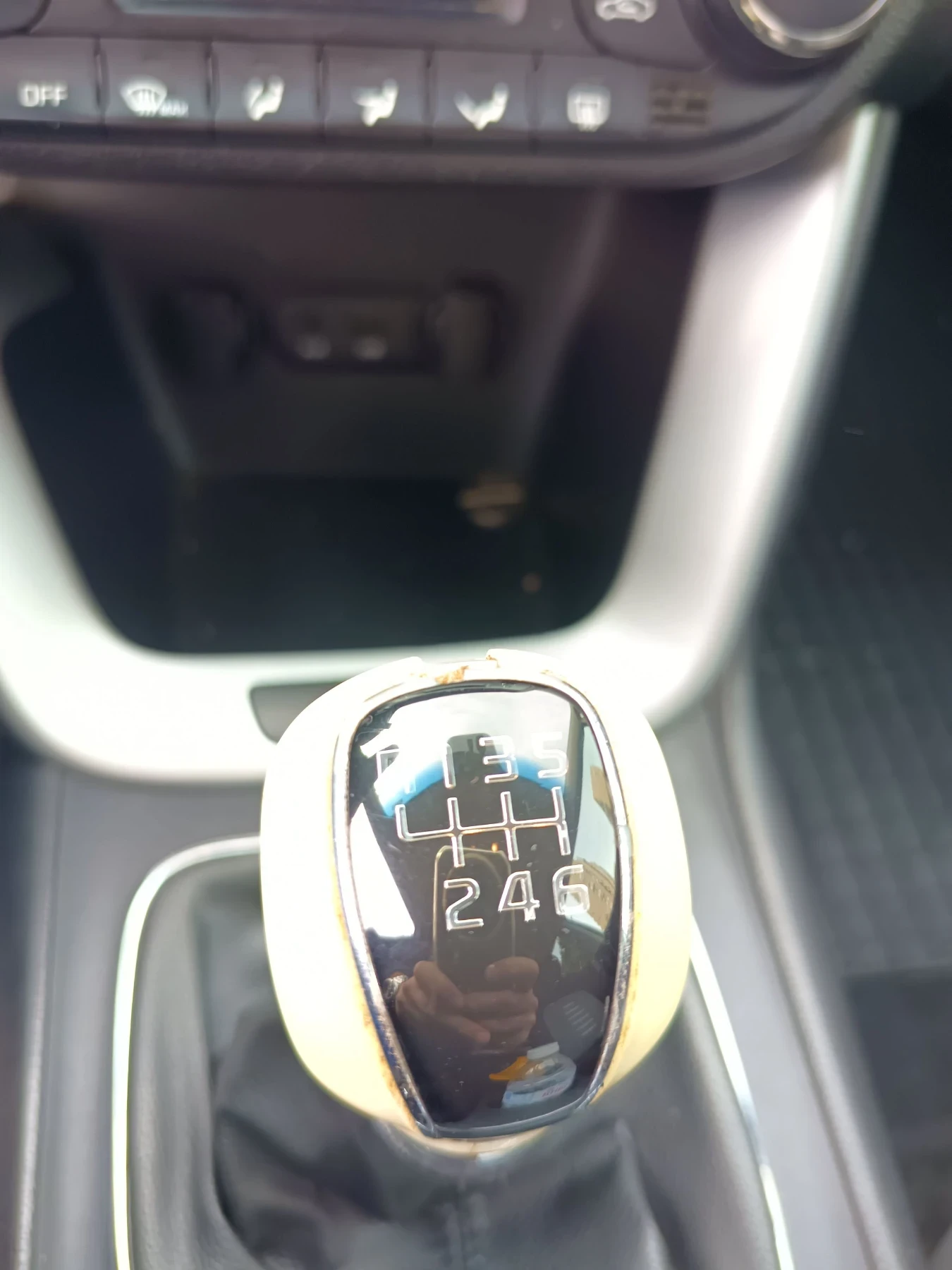 Kia Ceed 1, 6 CRDI , снимка 8 - Автомобили и джипове - 56684207