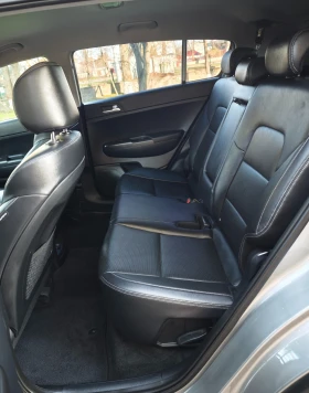 Kia Sportage 2.0 CRDI - 18270 € / 35733.01 лв. - 22913156 17