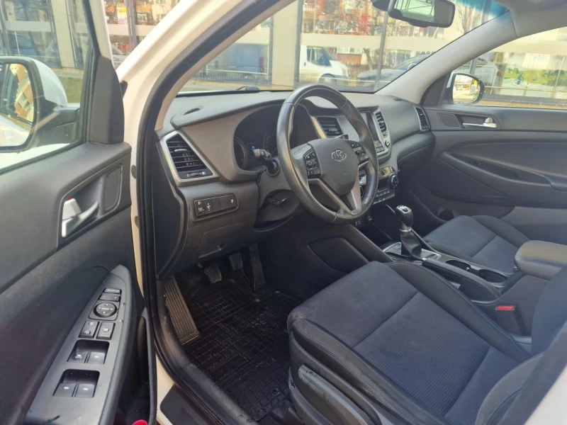 Hyundai Tucson 1.7 116кс Дизел !, снимка 8 - Автомобили и джипове - 49176569