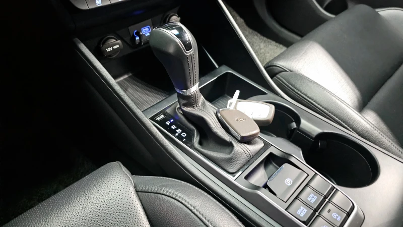 Hyundai Tucson 2.0 2WD MODERN autogeorge.com, снимка 8 - Автомобили и джипове - 51903431