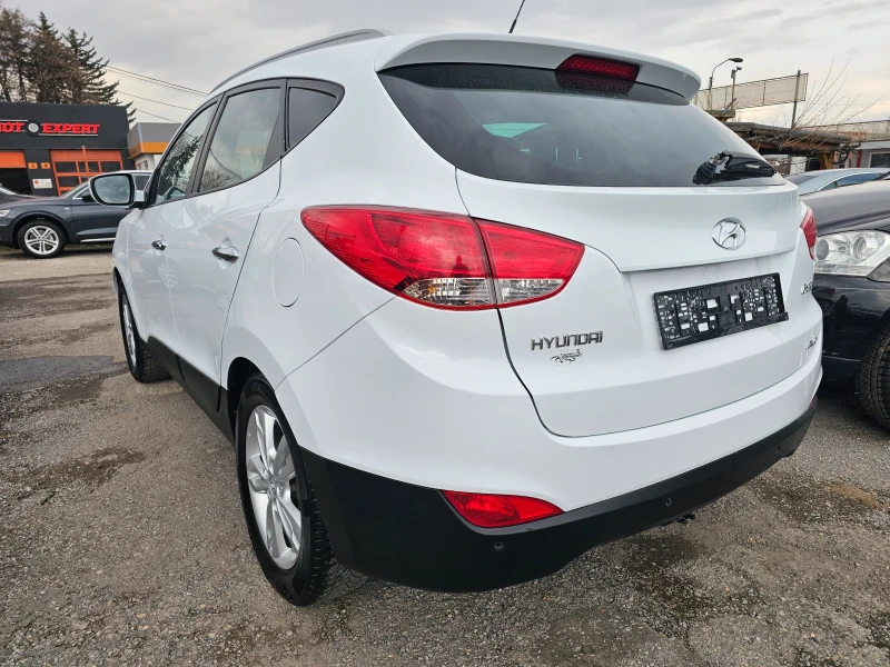 Hyundai IX35 2.0i 4x4, снимка 4 - Автомобили и джипове - 52075785
