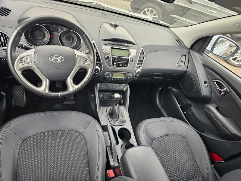 Hyundai IX35 2.0i 4x4, снимка 10 - Автомобили и джипове - 52075785