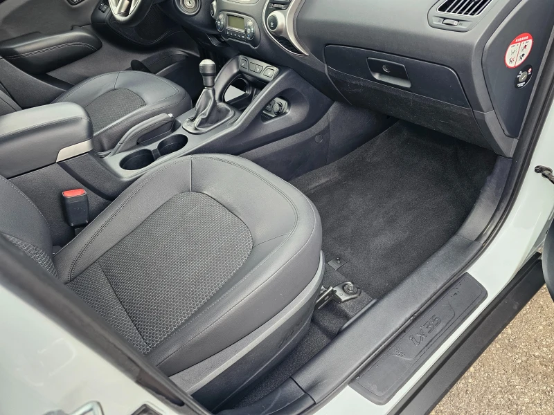 Hyundai IX35 2.0i 4x4, снимка 6 - Автомобили и джипове - 52075785