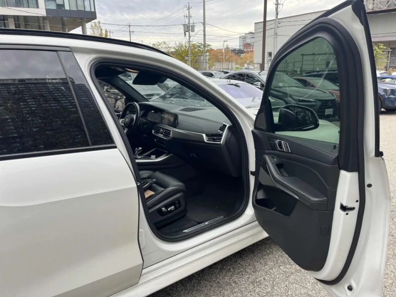 BMW X5 M-pkg* Xdrive* Massage* HUD* Harman/Kardon* Distro, снимка 11 - Автомобили и джипове - 52357121
