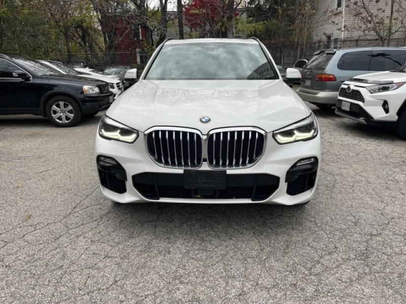 BMW X5 M-pkg* Xdrive* Massage* HUD* Harman/Kardon* Distro, снимка 2 - Автомобили и джипове - 52357121