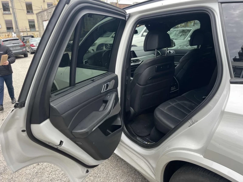 BMW X5 M-pkg* Xdrive* Massage* HUD* Harman/Kardon* Distro, снимка 10 - Автомобили и джипове - 52357121