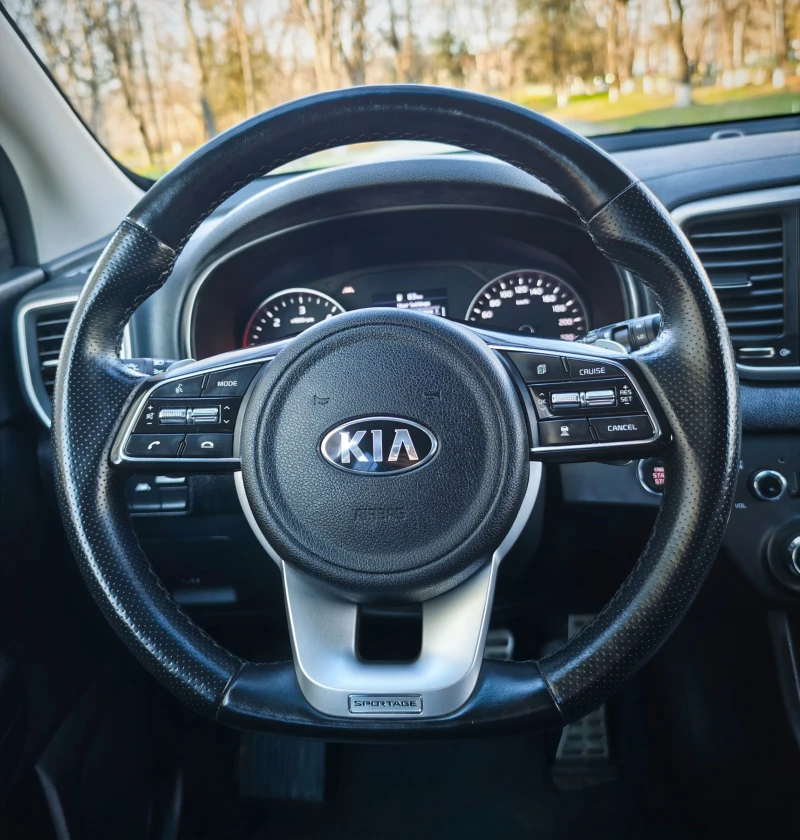Kia Sportage 2.0 CRDI, снимка 14 - Автомобили и джипове - 53077651