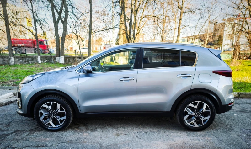 Kia Sportage 2.0 CRDI, снимка 7 - Автомобили и джипове - 53077651